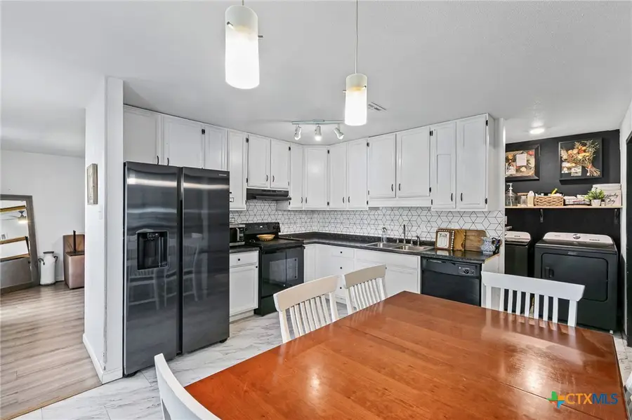 1105 East Avenue O, Belton, TX 76513 - #3