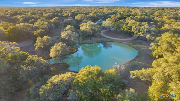 413 Private Road 1051, Hallettsville, TX 77964