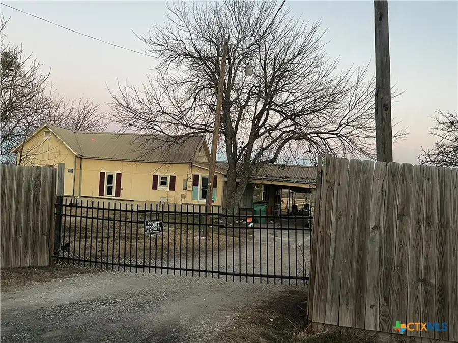 605A E Rogers Cemetery Road, Rogers, TX 76569 - #2