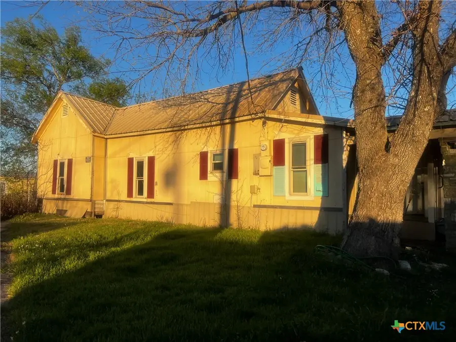 605A E Rogers Cemetery Road, Rogers, TX 76569 - #3