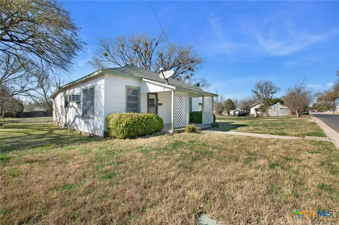 612 Brown Street, Lampasas, TX 76550 - #1