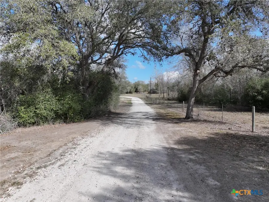 838 E. Oak St., Goliad, TX 77963 - #3