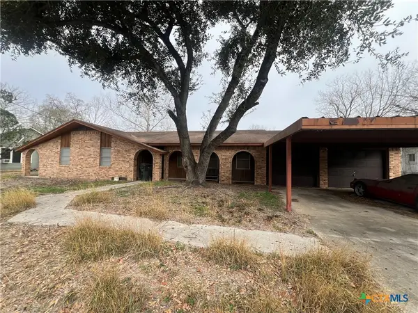 509 W 6th Street, Yorktown, TX 78164