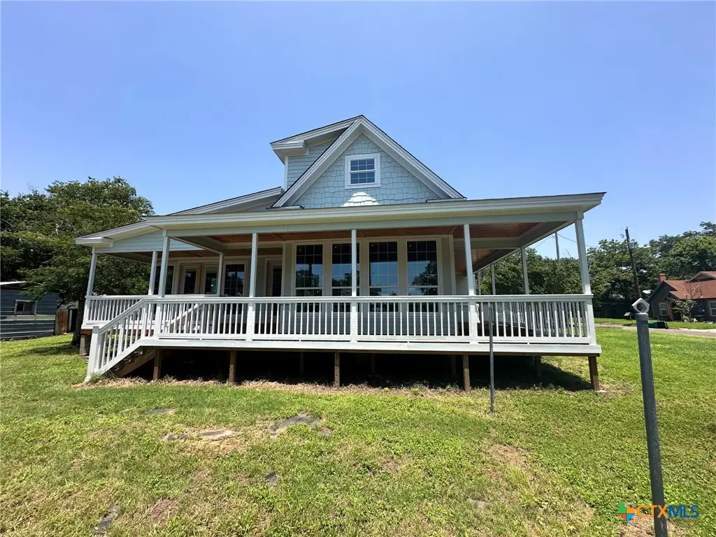 506 S 6th Street, Gatesville, TX 76528 - #1