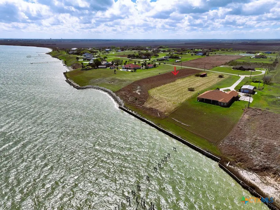 39 N Bay Shore Dr, Port Lavaca, TX 77979 - #2