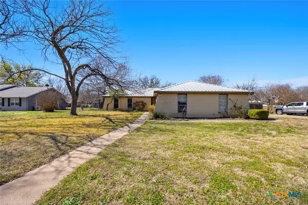 320 Highland Drive, Burnet, TX 78611