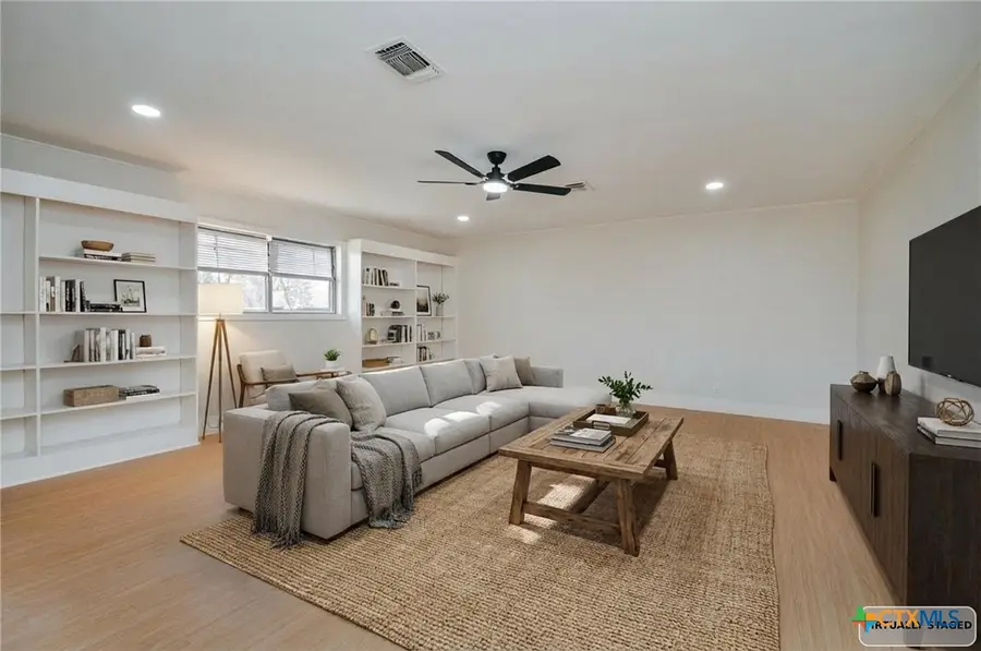 502 Berwick Street, Victoria, TX 77904 - #2