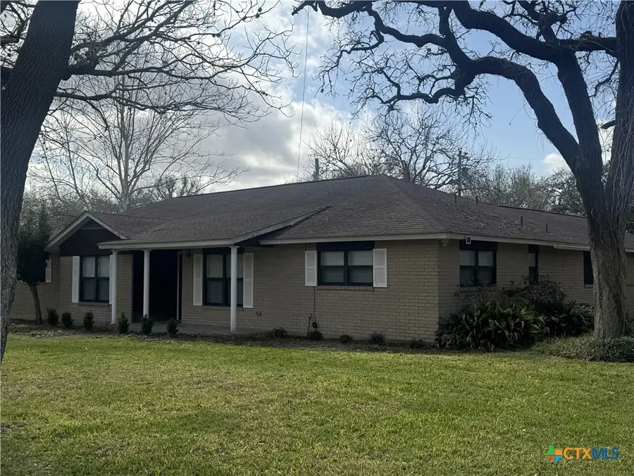 1209 E Morgan Avenue, Cuero, TX 77954 - #2