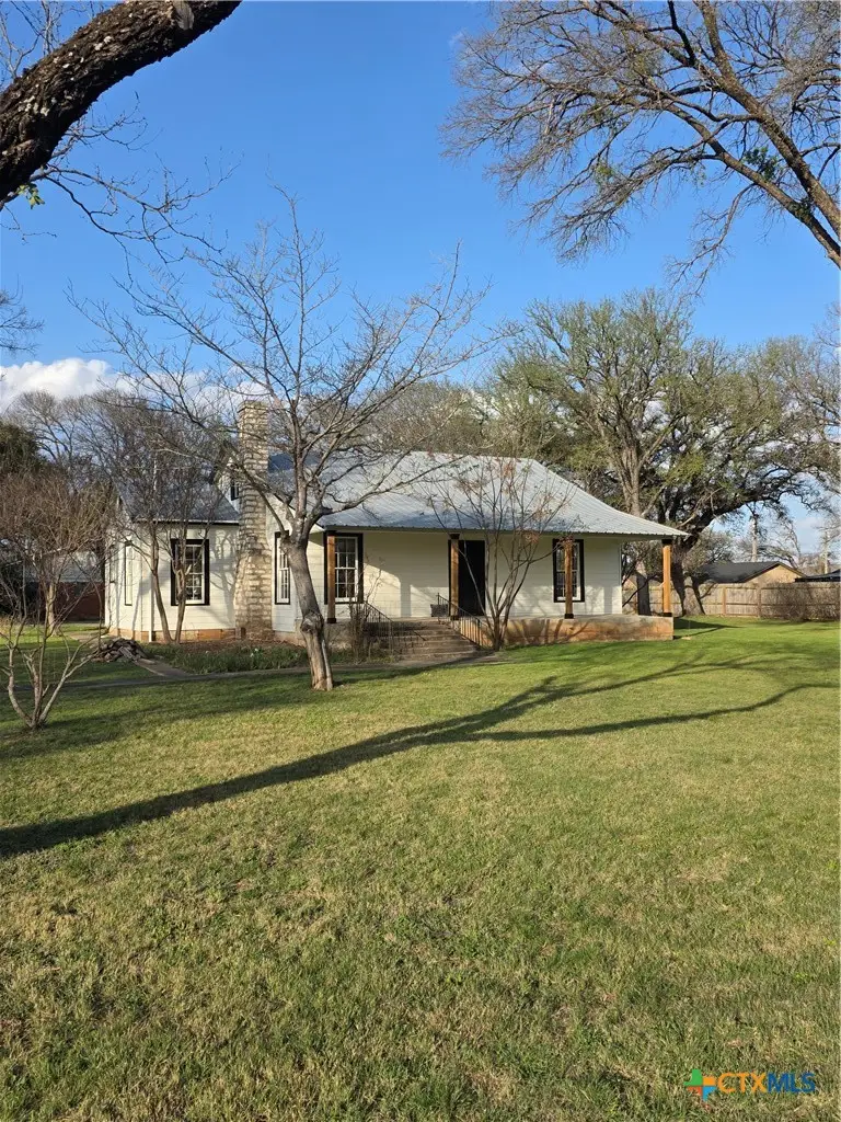 1001 N Penelope Street, Belton, TX 76513 - #2