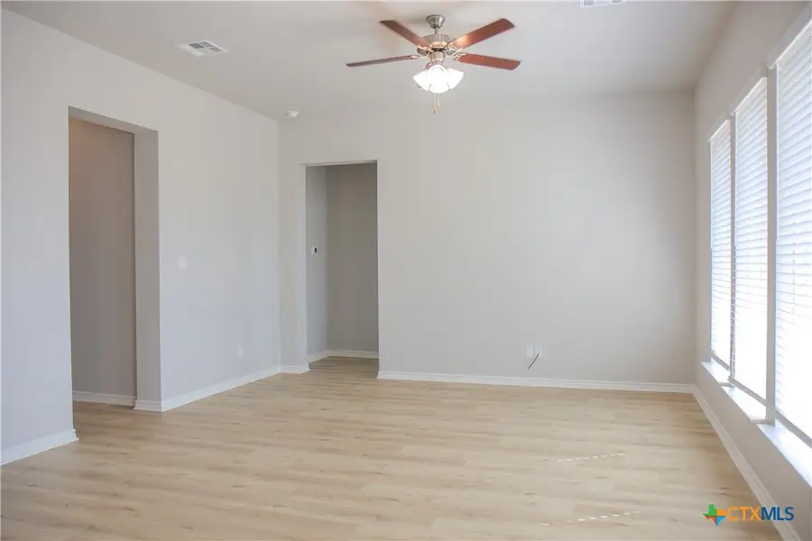 506 Story Avenue, Florence, TX 76527 - #3