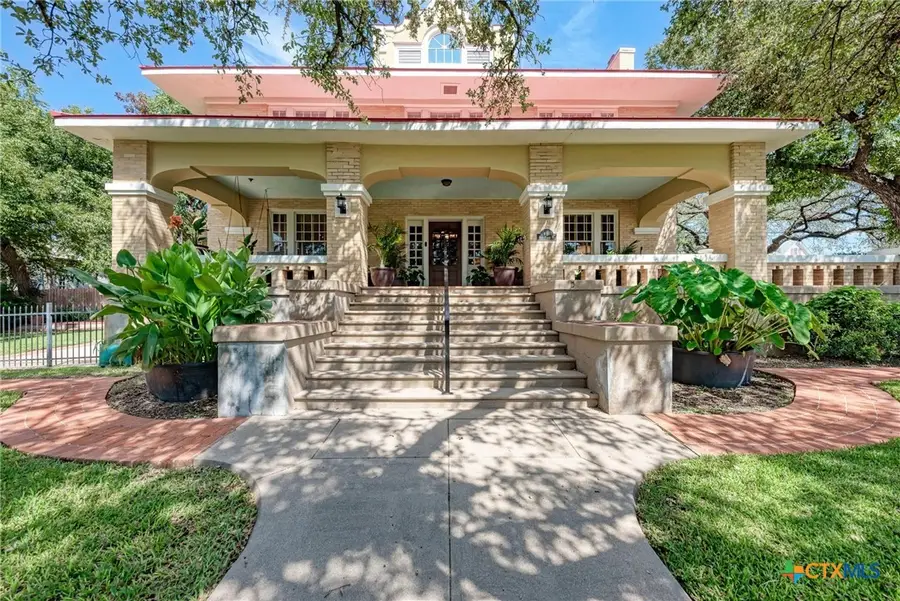 401 W 4th Street, Lampasas, TX 76550 - #2