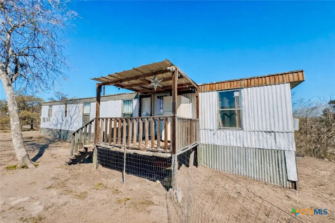 822 E Fannin Street, Goliad, TX 77963 - #1