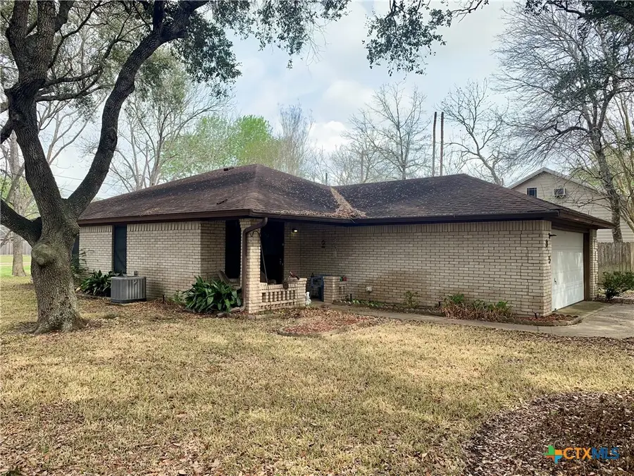 305 Glenmore Street, Victoria, TX 77904 - #3