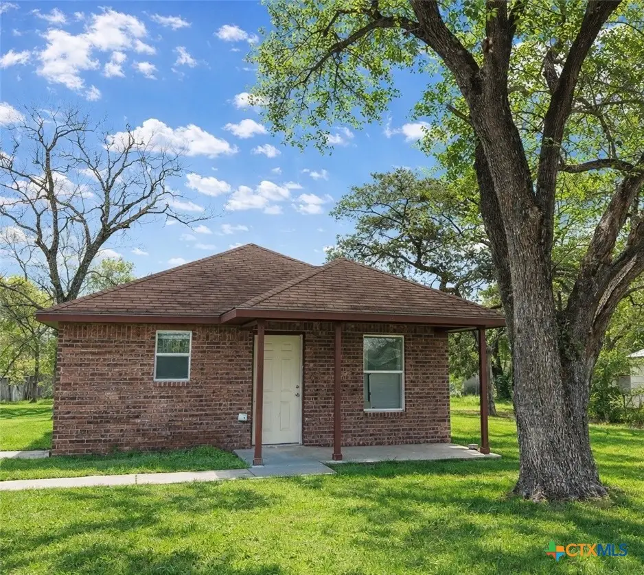 807 S Promenade Street, Hallettsville, TX 77964 - #1