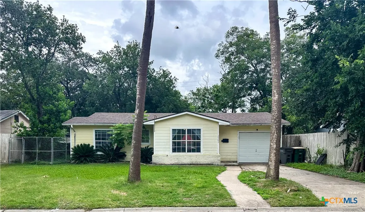 2503 E Mistletoe Avenue, Victoria, TX 77901 - #1