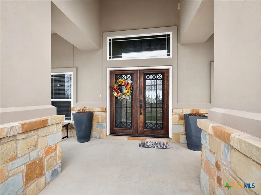 494 Flash Circle, Luling, TX 78648 - #3