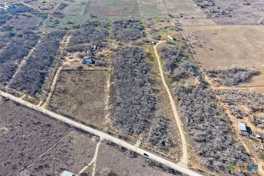 469 County Road 477, Stockdale, TX 78160 - #2