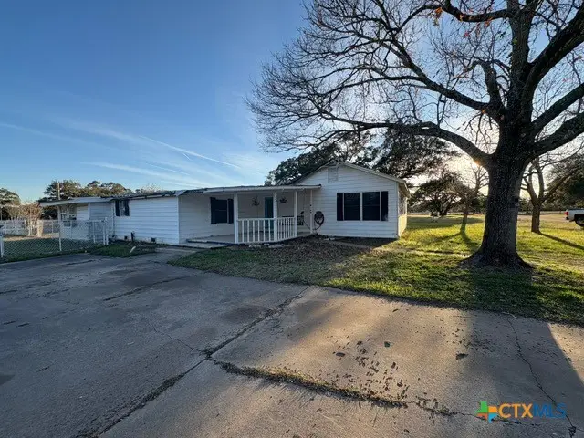 351 Stone Oak Drive, Inez, TX 77968 - #2