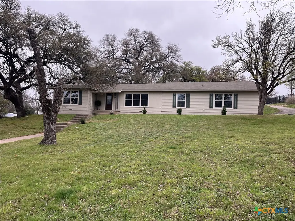 502 W Avenue A, Lampasas, TX 76550 - #1