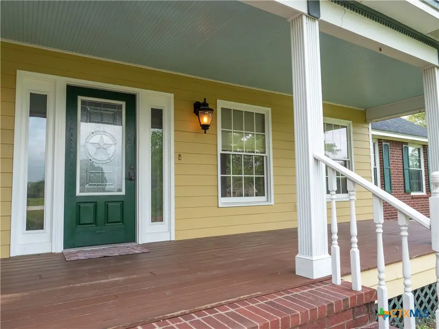 403 Oakside Drive, Victoria, TX 77905 - #2