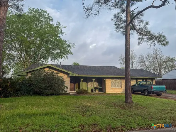 301 Rosewood Drive, Victoria, TX 77901
