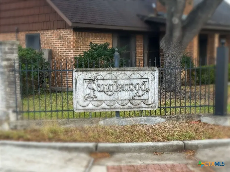 301 Rosewood Drive, Victoria, TX 77901 - #2