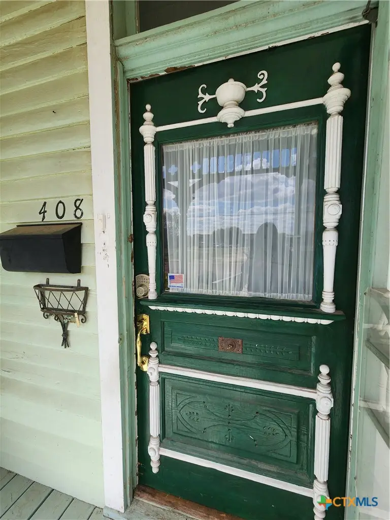 408 E Prairie Street, Cuero, TX 77954 - #2