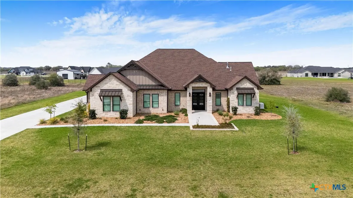 331 Sendera Loop, Victoria, TX 77904 - #1