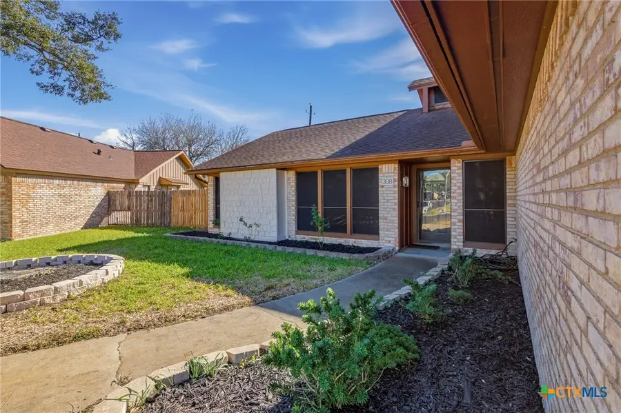 308 Alamogordo Drive, Victoria, TX 77904 - #2