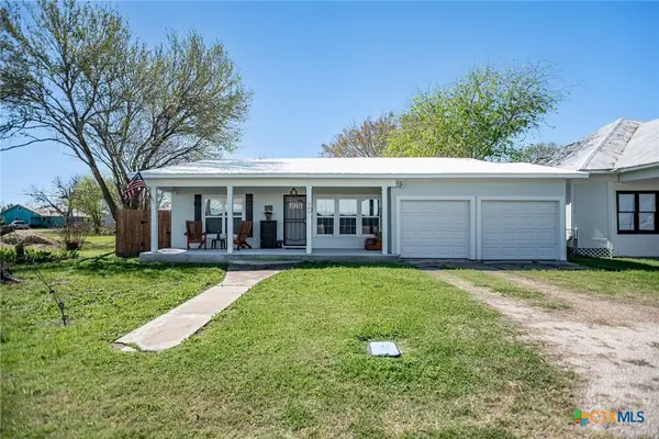 305 W Dallas Avenue, Seadrift, TX 77983