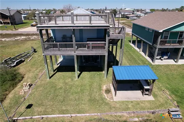403 W Maple Street, Port O'Connor, TX 77982