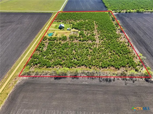 455 Buentello Rd, Victoria, TX 77905