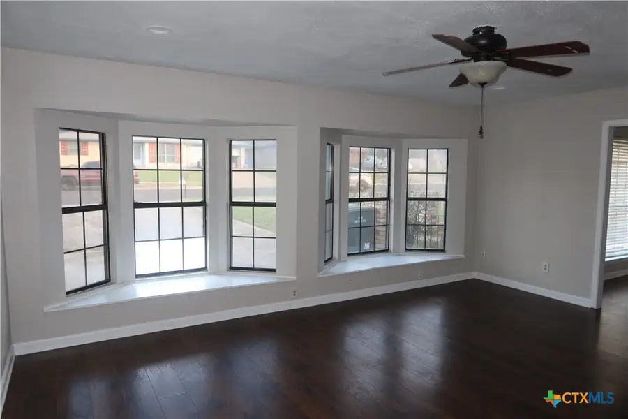 809 N 23rd Street, Copperas Cove, TX 76522 - #2