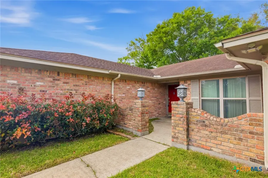 205 Westchester Drive, Victoria, TX 77904 - #3