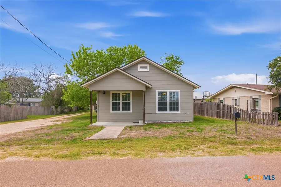1406 N Clinton Street, Cuero, TX 77954 - #2