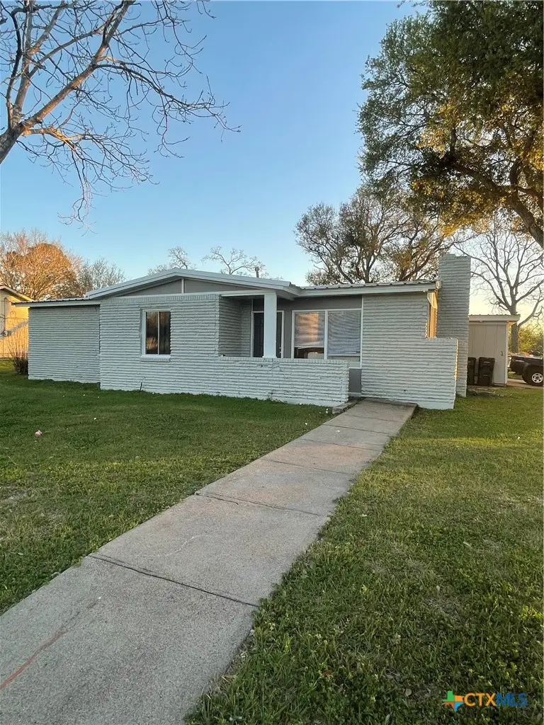 611 Sarah Street, Edna, TX 77957 - #2