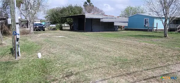 605 W Baltimore Avenue, Seadrift, TX 77983