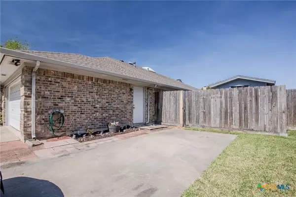 621 Brocton Street, Victoria, TX 77904