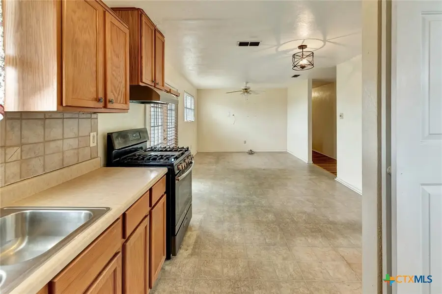 1907 Pleasant Green Drive, Victoria, TX 77901 - #3