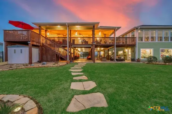 792 W Bayshore Drive, Palacios, TX 77465