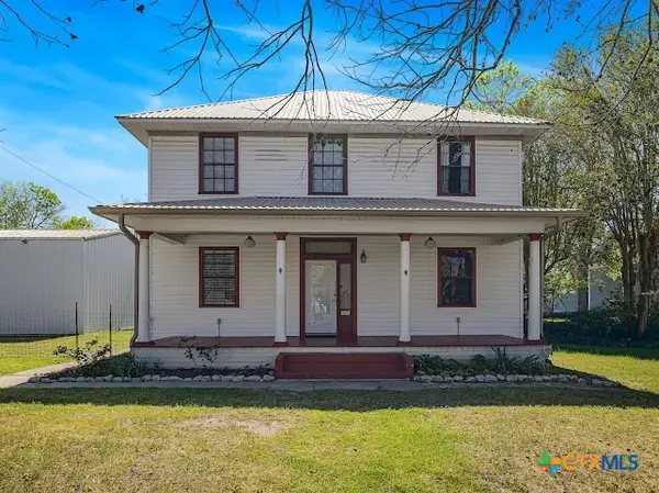 205 Hubbard Street, Yoakum, TX 77995