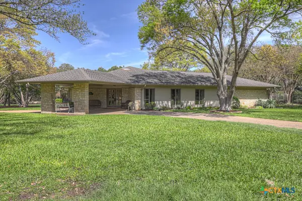 8 Trophy Lane, New Braunfels, TX 78132
