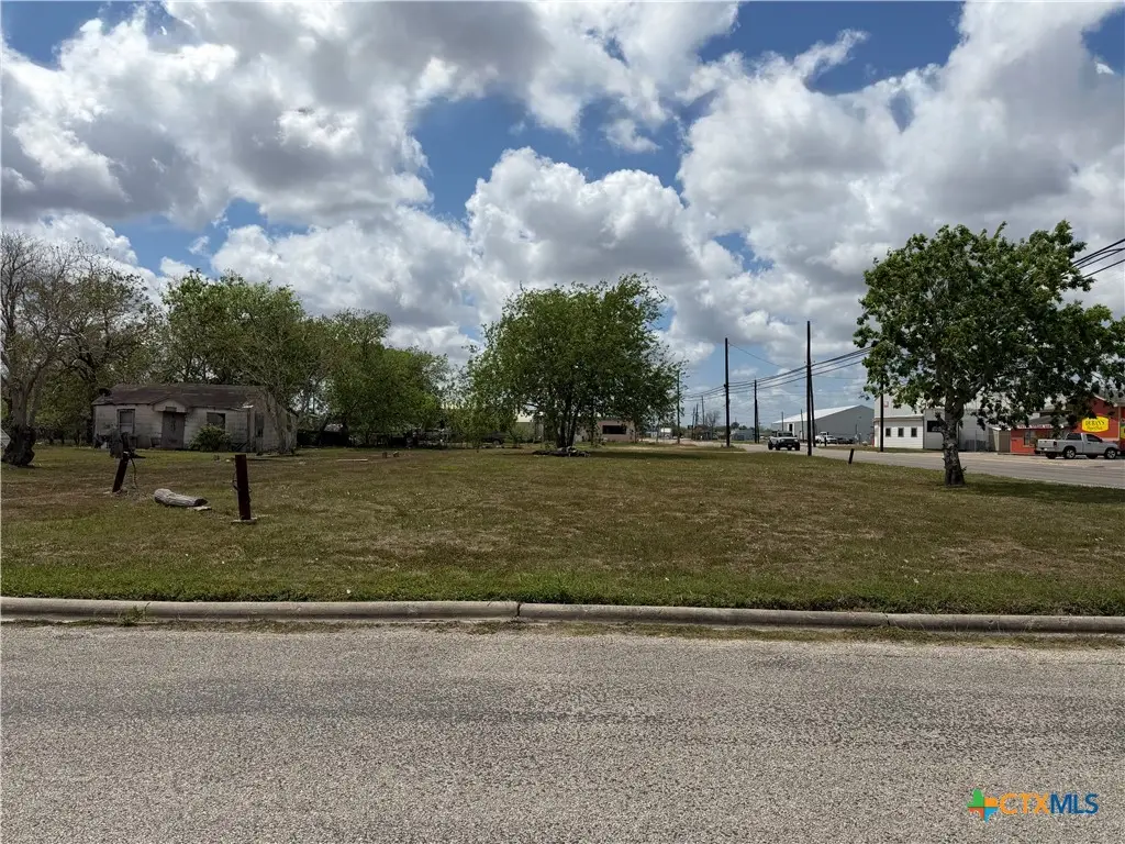 105 S Juanita Street, Port Lavaca, TX 77979 - #1