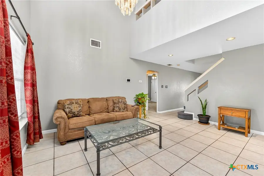 805 S 6th Street, Stockdale, TX 78160 - #2