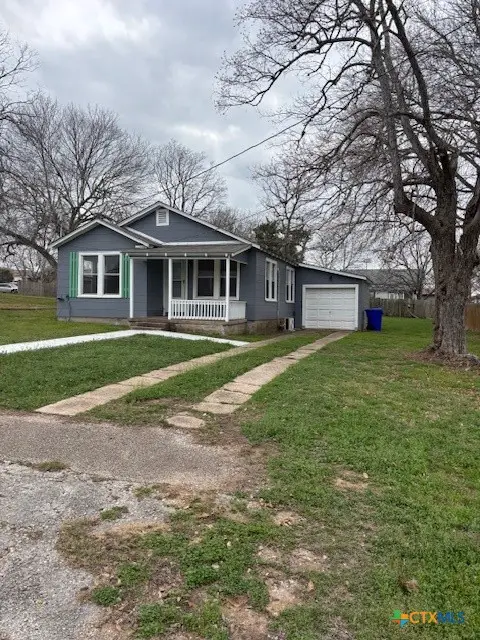 308 Poth Street, Yoakum, TX 77995