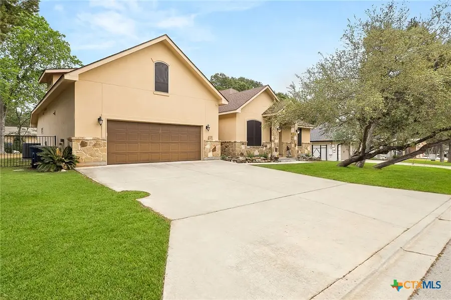 820 Mission Hills Drive, New Braunfels, TX 78130 - #2