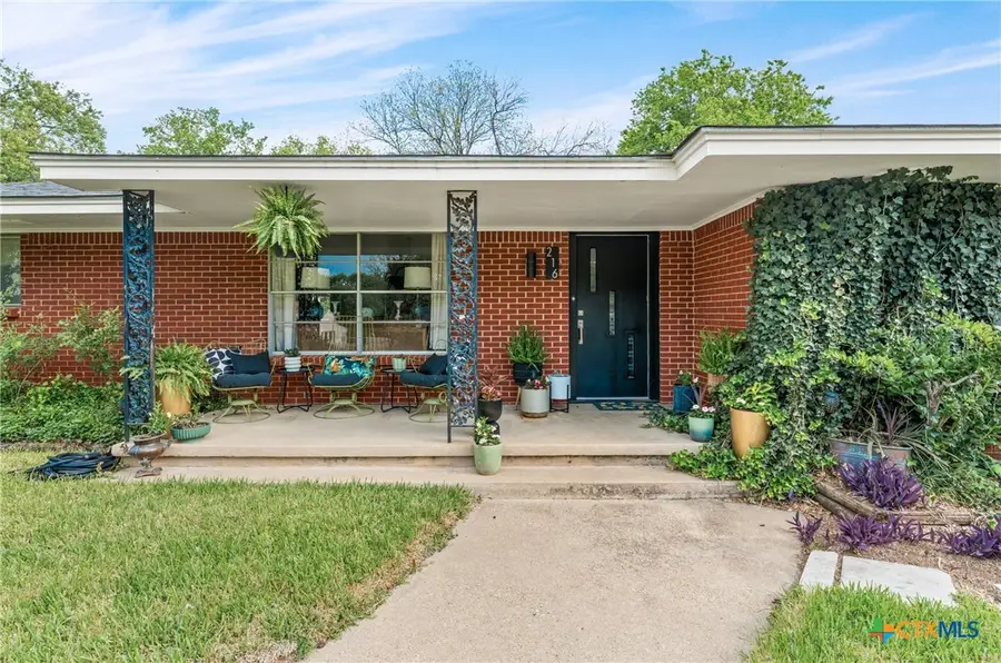 216 E 21st Avenue, Belton, TX 76513 - #2