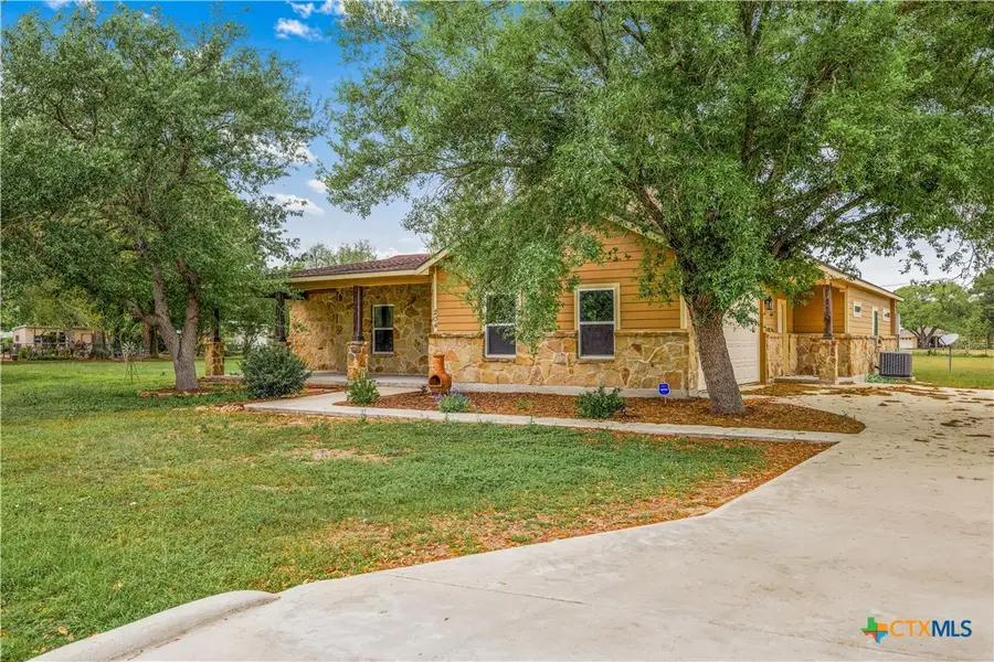 204 James Street, Inez, TX 77968 - #3