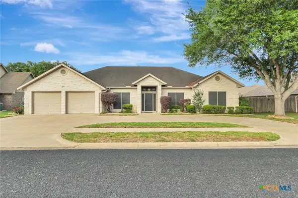 204 Crosswind Drive, Victoria, TX 77904