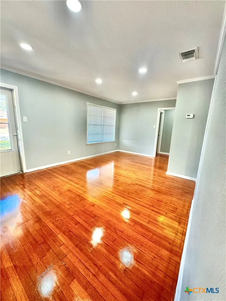 1503 Bexar Avenue, Victoria, TX 77901 - #3